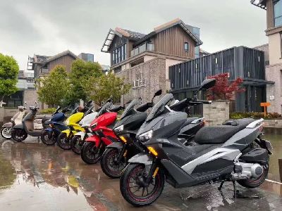 ����  VMAXie 300(2020)