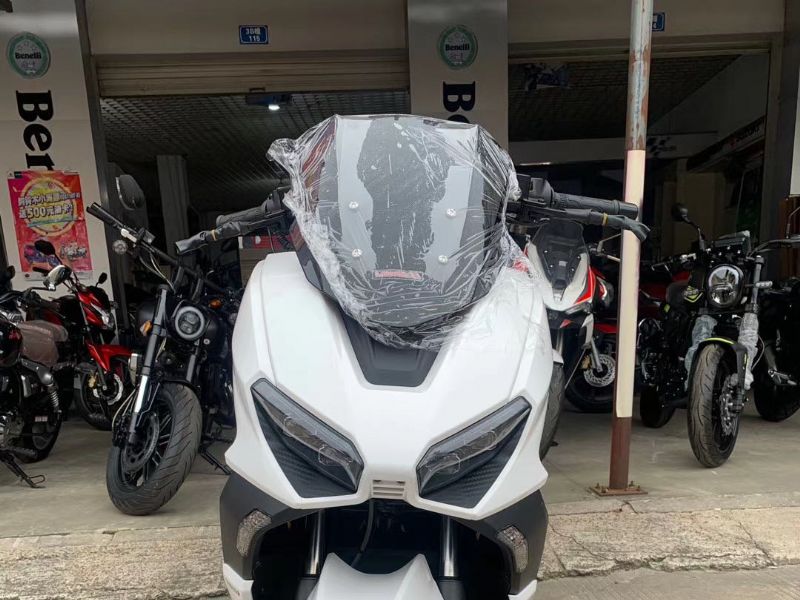 ����vmax300̤��Ħ�г�