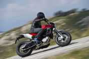 ��˼����HusqvarnaNuda/R 900 ABS�⾰