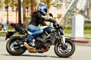 ������YAMAHA2015��FZ-07(������)�⾰