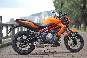 ������BenelliBJ300GS�⾰ͼƬ