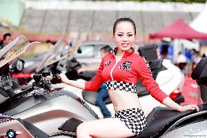 ����BMW K 1600 GTL���������������Ը���Ů