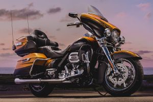 ����2015 CVO™ LIMITED�������