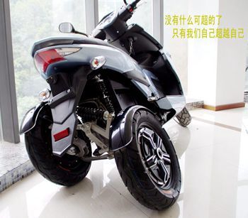 ����F700