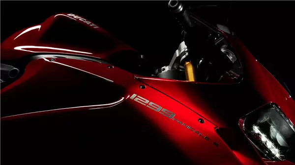 1299 panigale S 首现梦幻之旅,杜卡迪神奇物件拍出15万高价