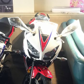  ����cbr300r