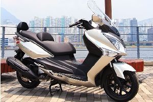 2013 GTS 300i