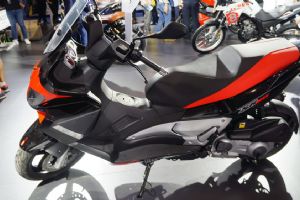 ��������ApriliaSR MAX3002017Ħ����