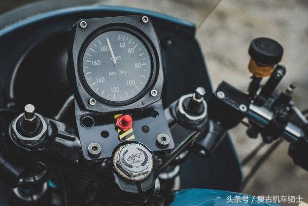 ���շ��1982�긴��Ħ�г�MOTO GUZZI��װ