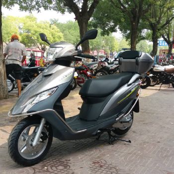 ������ľ����125i
