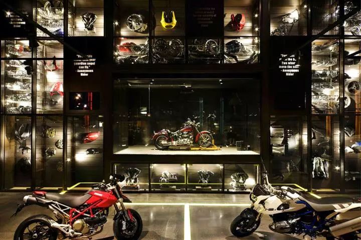 Fraser-Motorcycles-by-Dreamtime-Australia-Design-Sydney