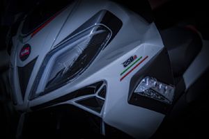 �������� ApriliaSR Max250APR250T-V��˧������������SR MAX250��̬ʵ��