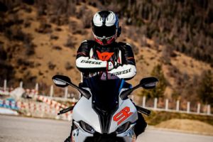 ���� BMWS 1000 RRû�˴�С�ۣ��㻹��S1000RR��
