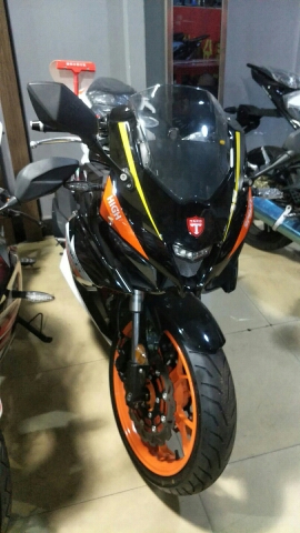  ̨��400